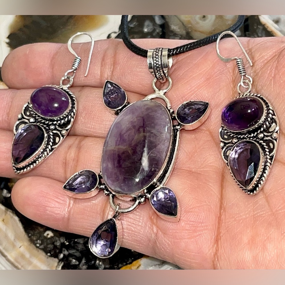 Purple Amethyst & Glass Pendant & Earrings Set - Picture 12 of 16